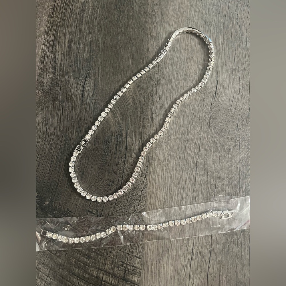 Necklace and bracelet. Fake diamond. Metal.